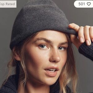 Cuddles Ribbed Beanie